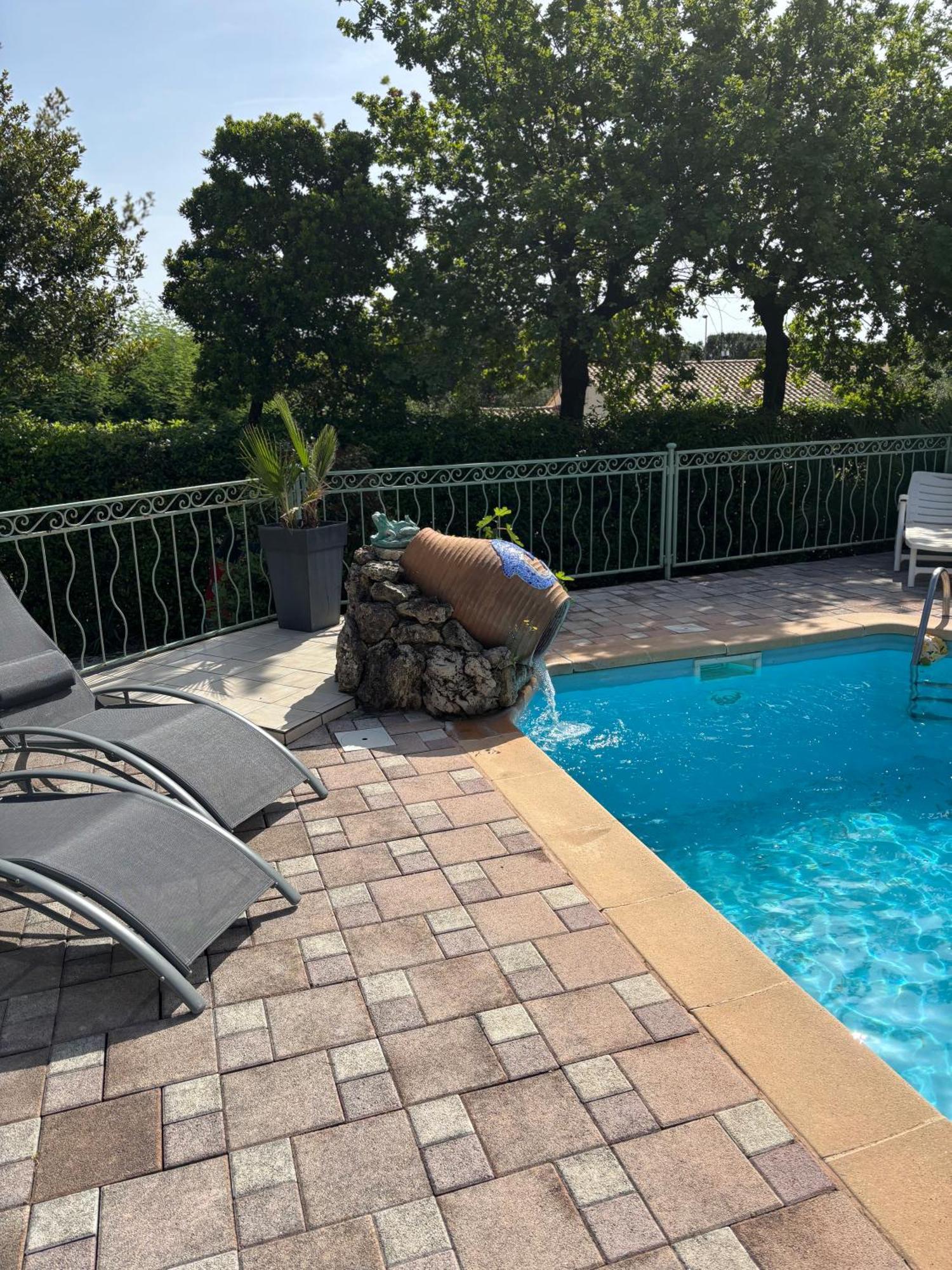 La Cigaliere 1 Charmant T1 Bis Avec Terrasse Dans Villa Sollies-Ville Exteriör bild